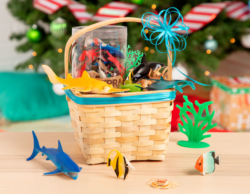 mini plastic tropical fish gifts